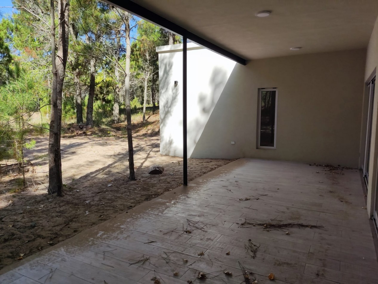 Casa en Venta en Villa Robles cerca de Pinamar y Costa Esmeralda. barrio cerrado