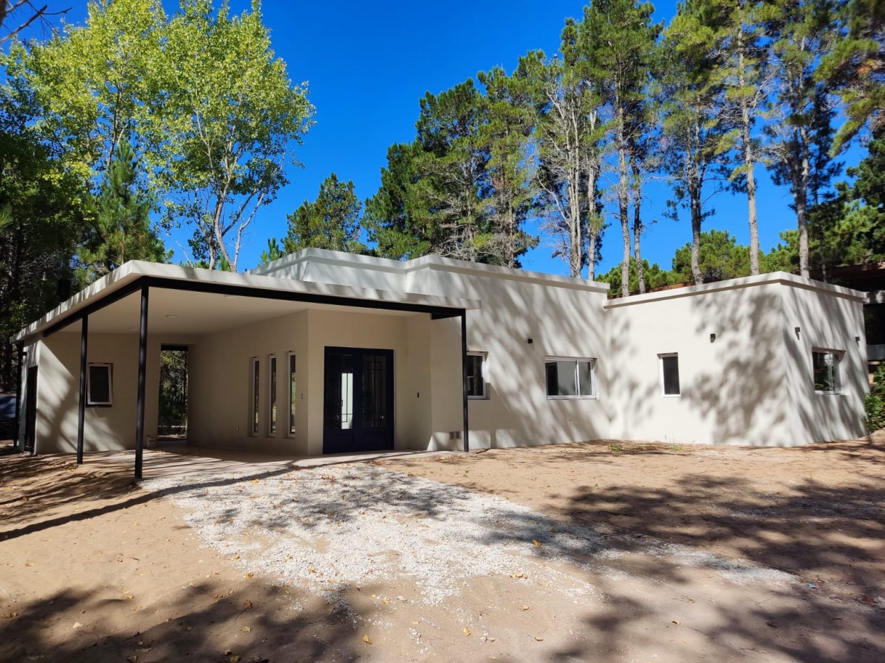 Casa en Venta en Villa Robles cerca de Pinamar y Costa Esmeralda. barrio cerrado