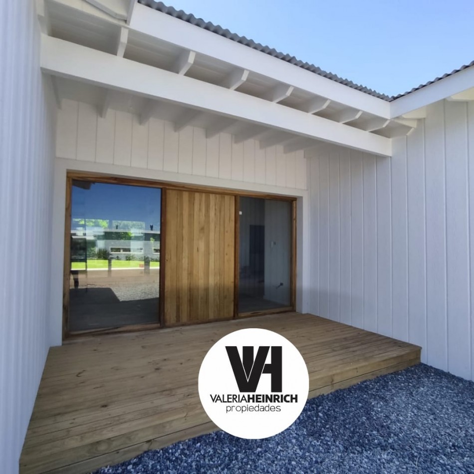 Casa en venta Costa Esmeralda estilo americana 4dorm 