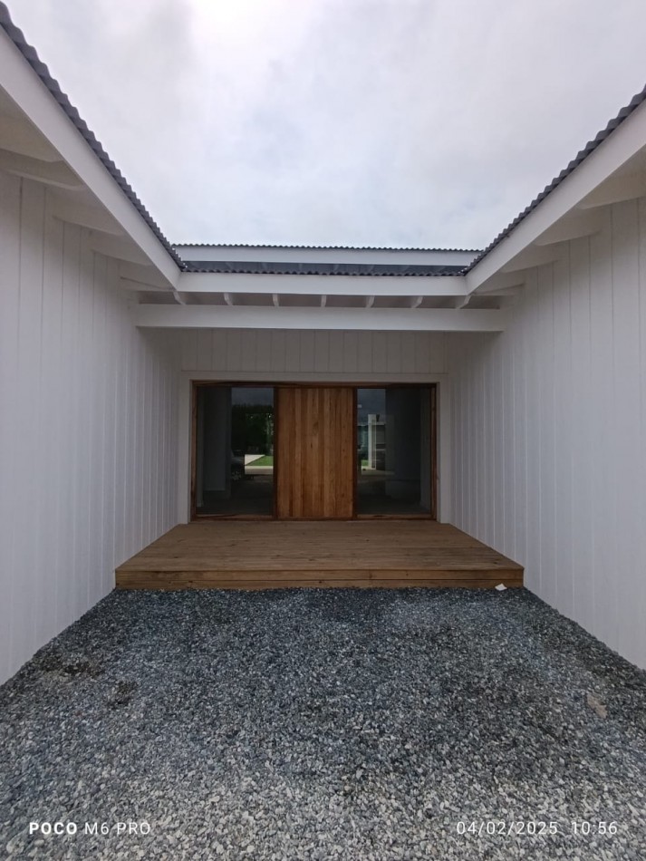 Casa en venta Costa Esmeralda estilo americana 4dorm 