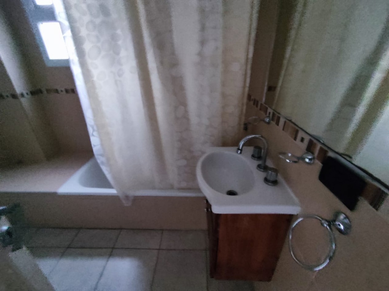 casa en venta Oatende casi Valeria del mar, a 2 cuadras de Bathurst. 