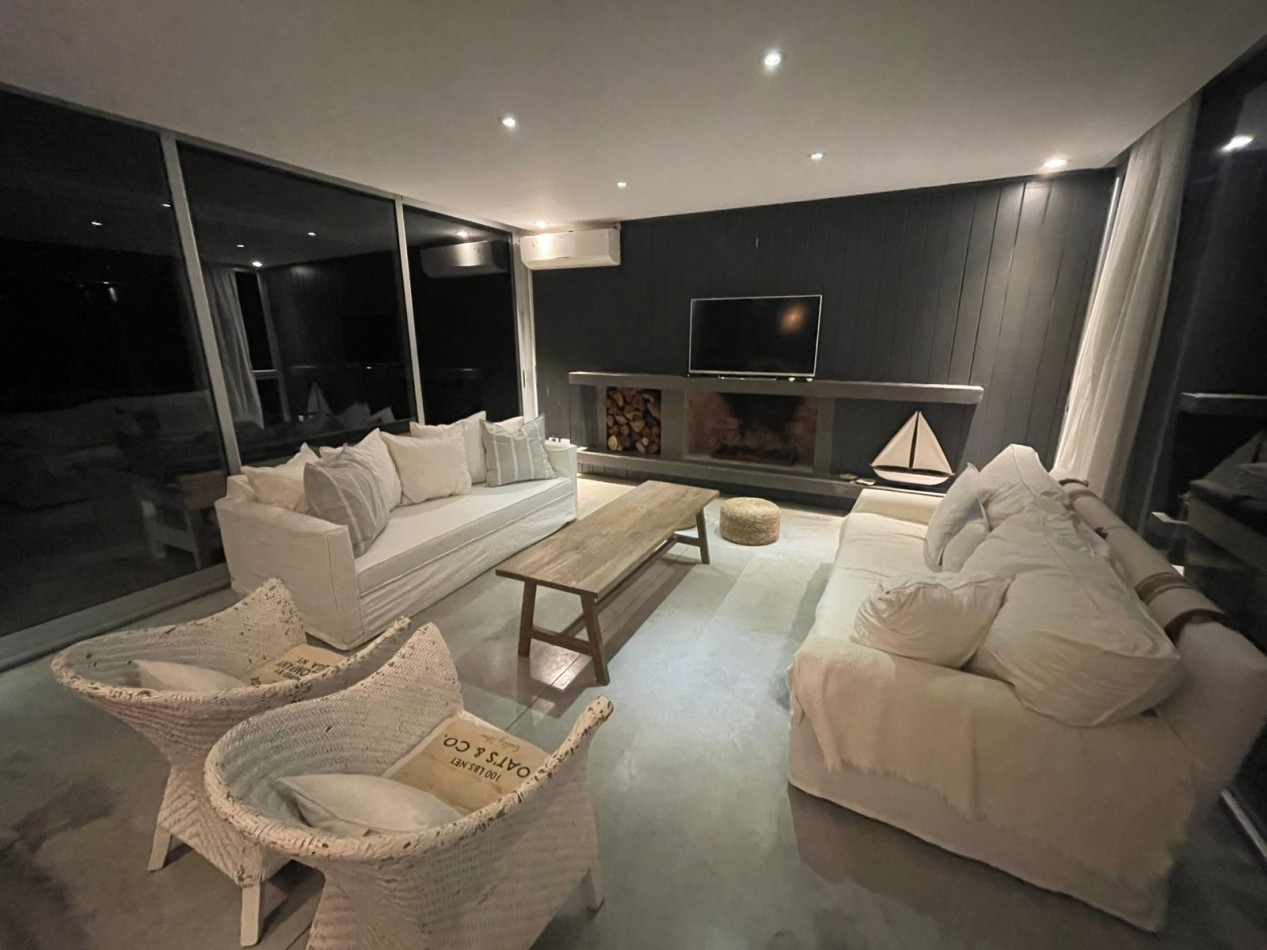 Venta y alquiler casa en Costa Esmeralda deportiva