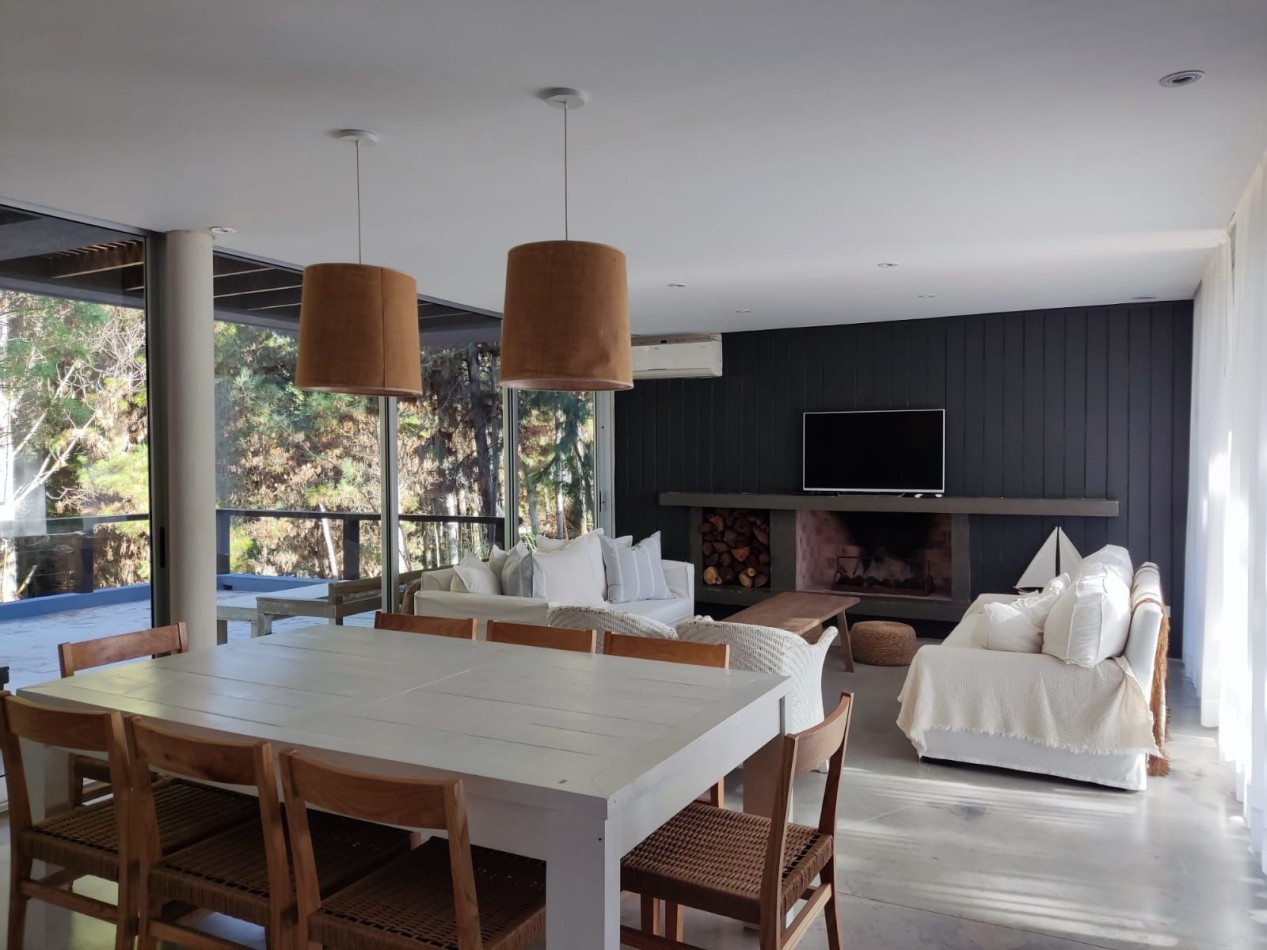 Venta y alquiler casa en Costa Esmeralda deportiva
