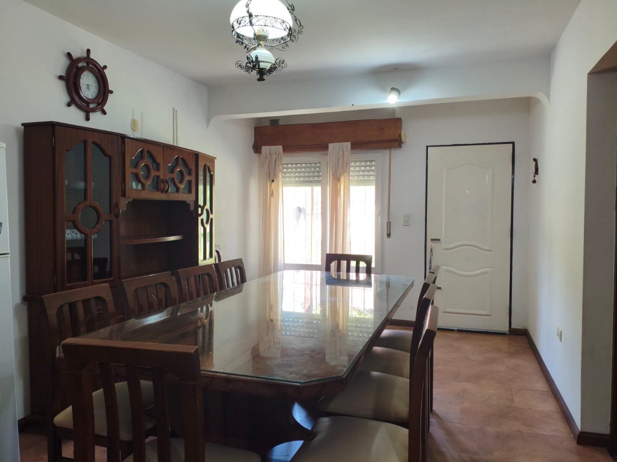 Casa en alquiler en Ostende a 4 cuadras del mar