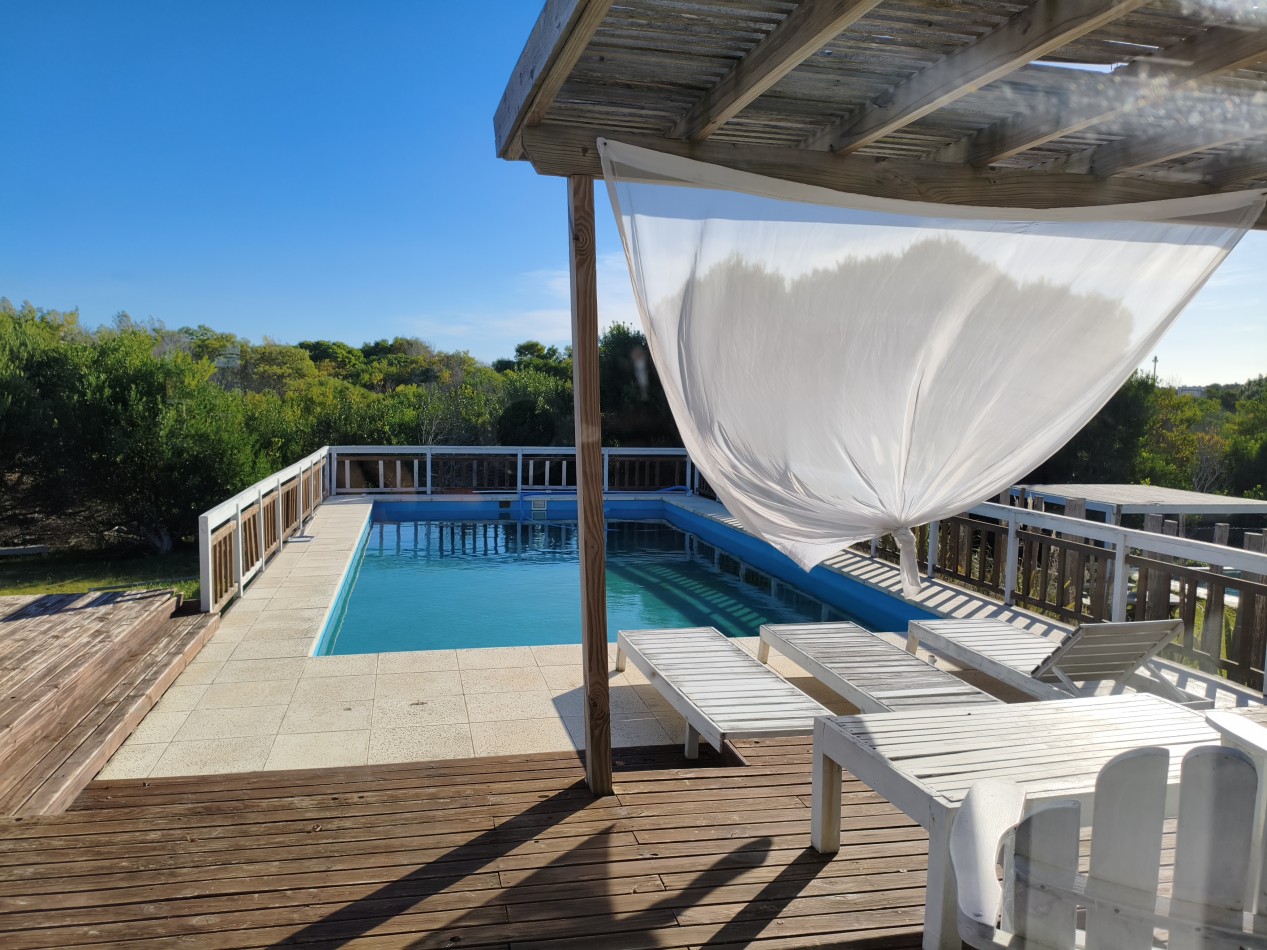 Venta casa Costa Esmeralda Residencial fondo libre piscina oportunidad