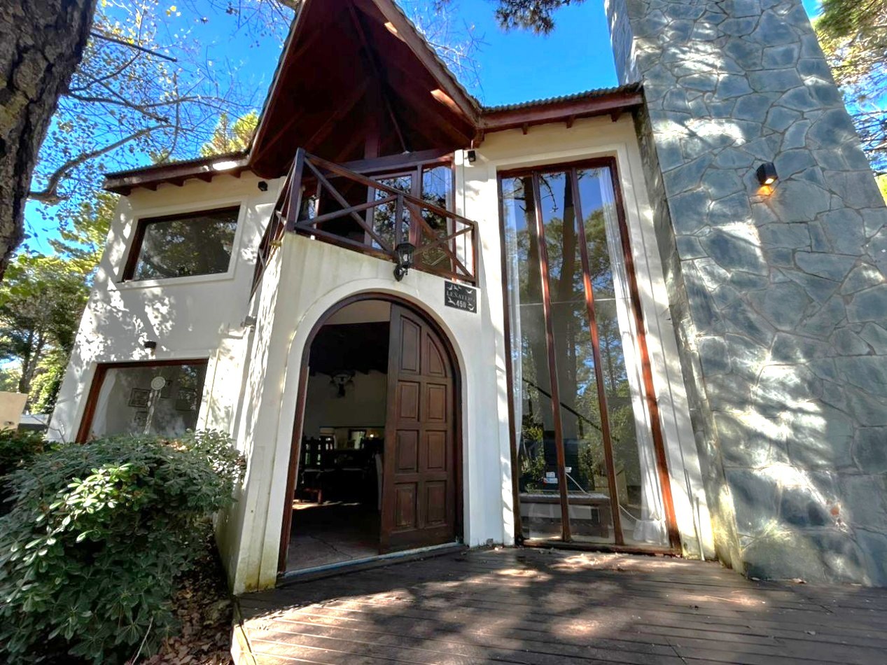 Casa en venta Carilo Pinamar gas natural oportunidad