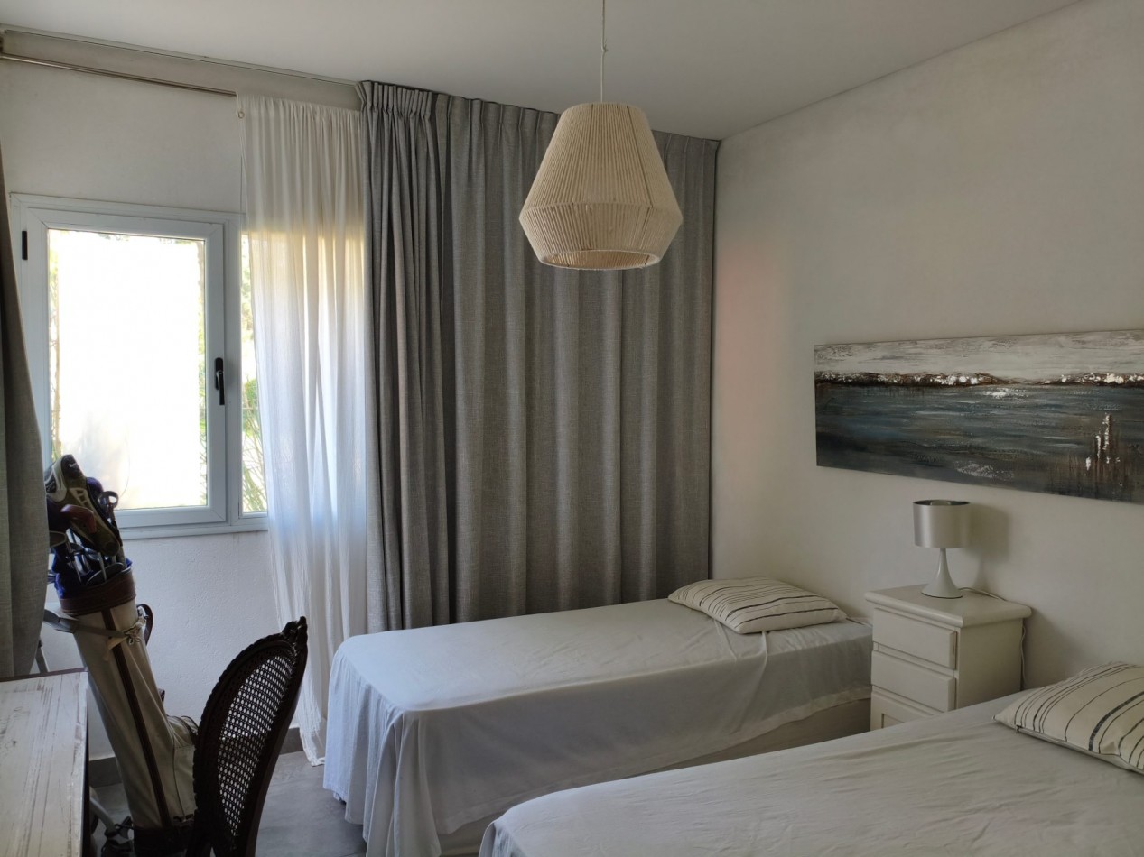 Casa alquiler Costa Esmeralda Residencial 3 dorm. jardin