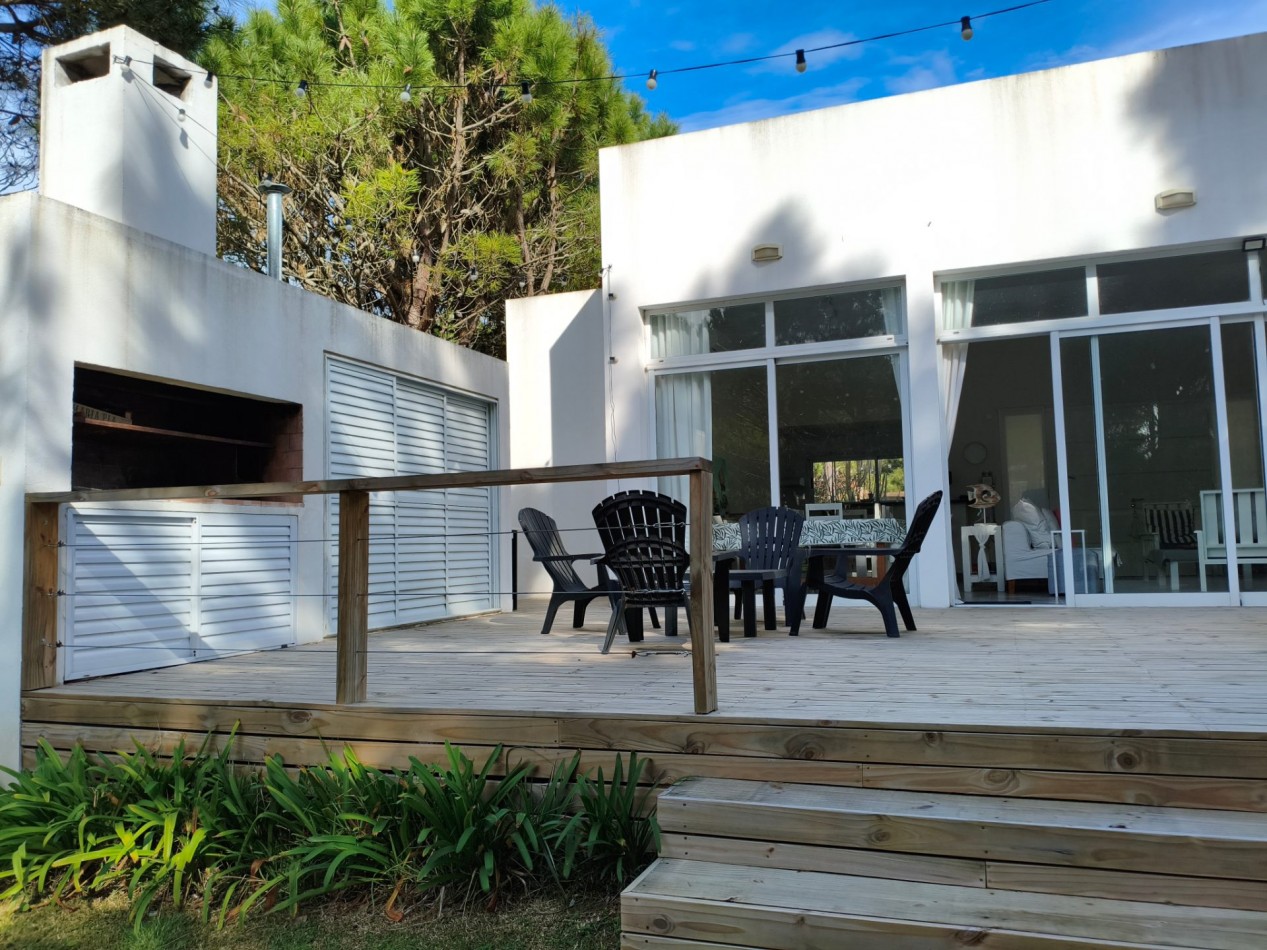Casa alquiler Costa Esmeralda Residencial 3 dorm. jardin