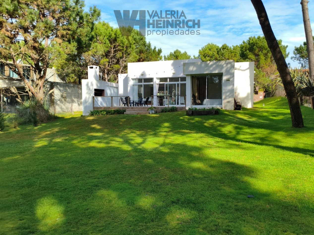 Casa alquiler Costa Esmeralda Residencial 3 dorm. jardin