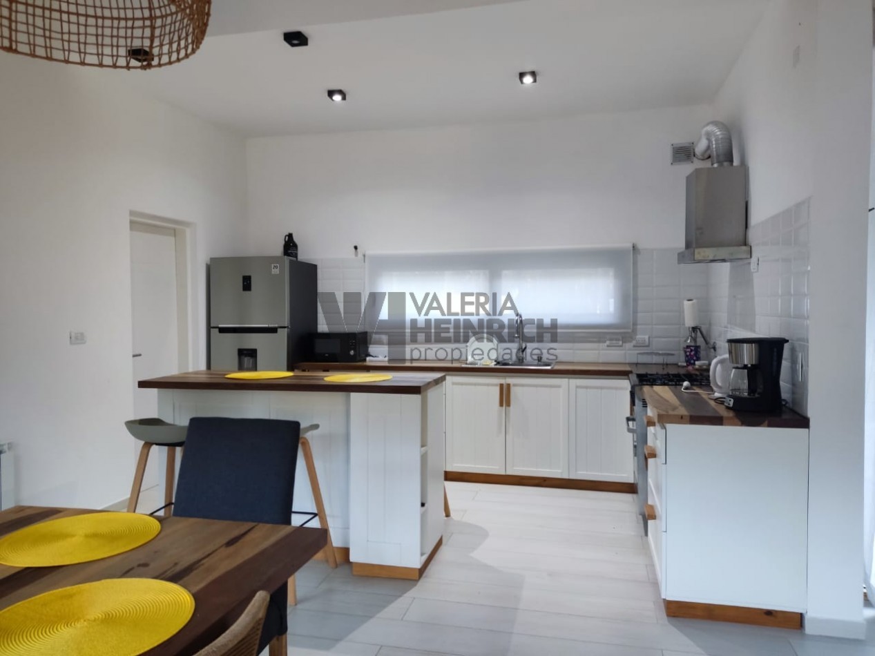 Alquiler y Venta Casa Villarobles con piscina 6 pax