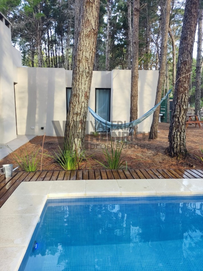 Alquiler y Venta Casa Villarobles con piscina 6 pax