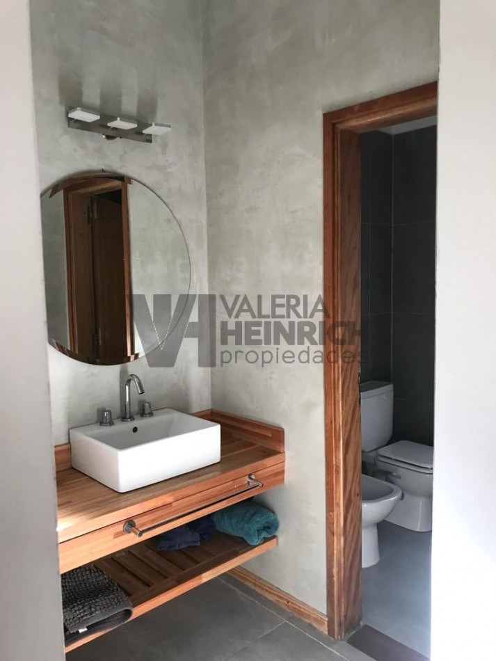 Venta casa Villarobles Pinamar  4 dorm.