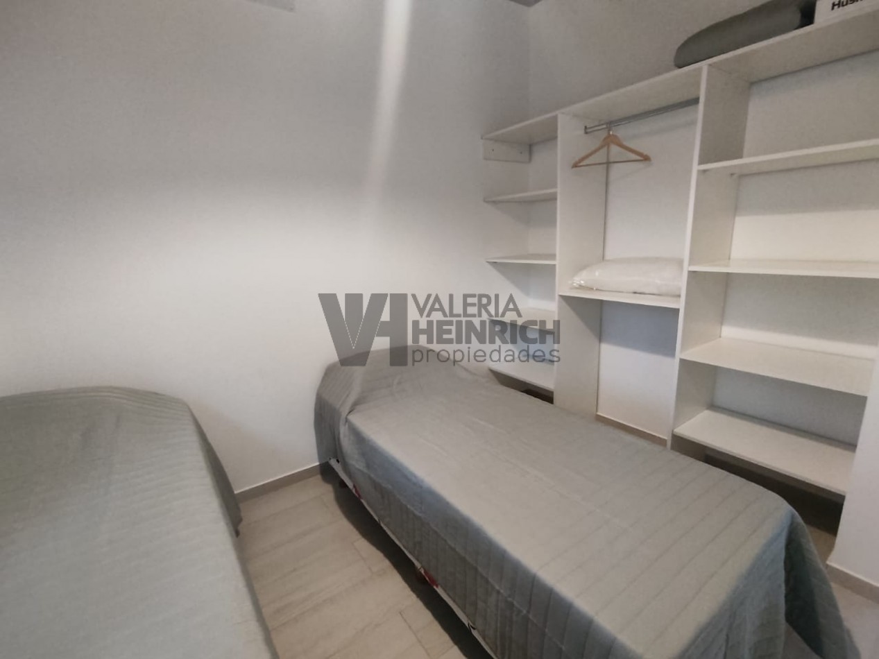 Alquiler y Venta Casa Villarobles con piscina 6 pax