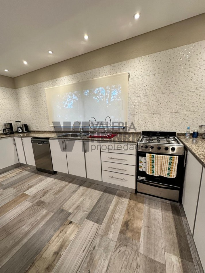 Venta casa en Costa Esmeralda 
