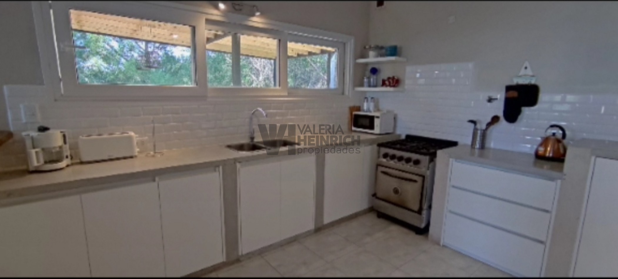 Casa En Venta  Costa Esmeralda Ecuestre. Con gas natural