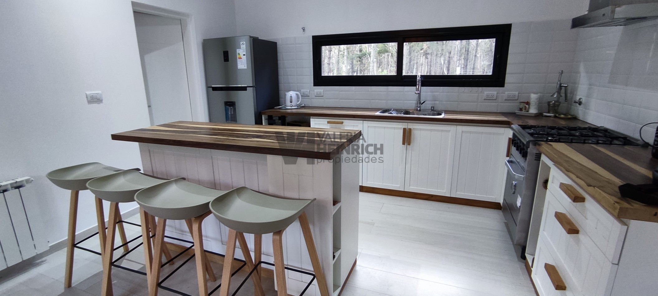 Alquiler y Venta Casa Villarobles con piscina 6 pax