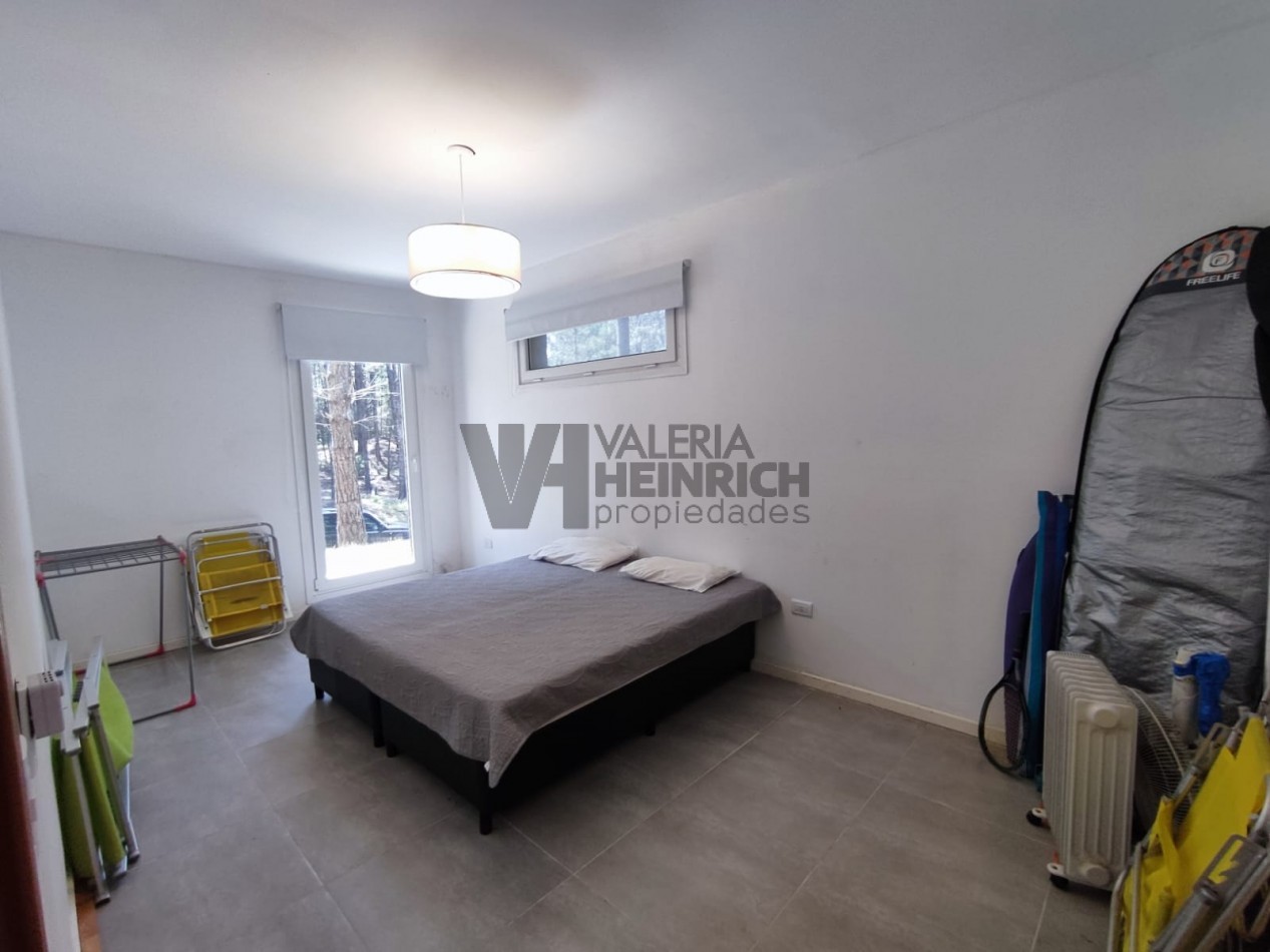 Venta casa Villarobles Pinamar  4 dorm.