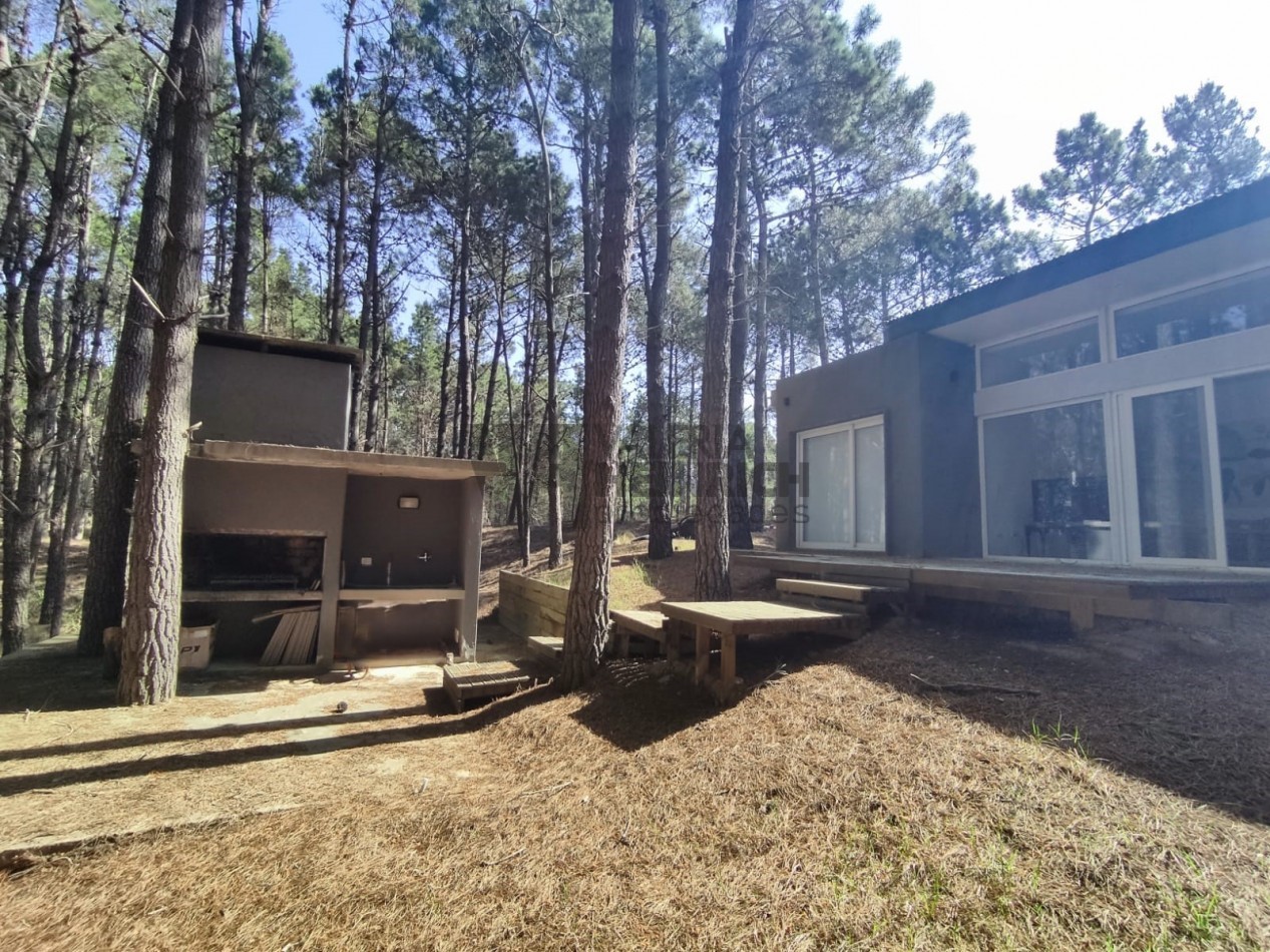 Venta casa Villarobles Pinamar  4 dorm.