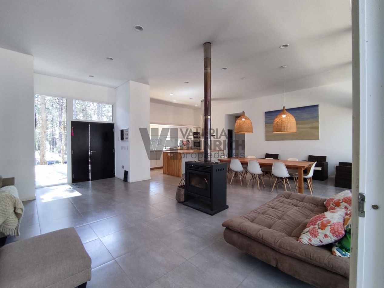 Venta casa Villarobles Pinamar  4 dorm.