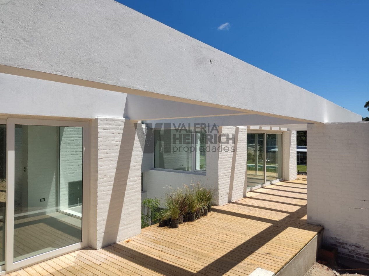 CASA EN VENTA COSTA ESMERALDA SEND 3 DISEÑO 