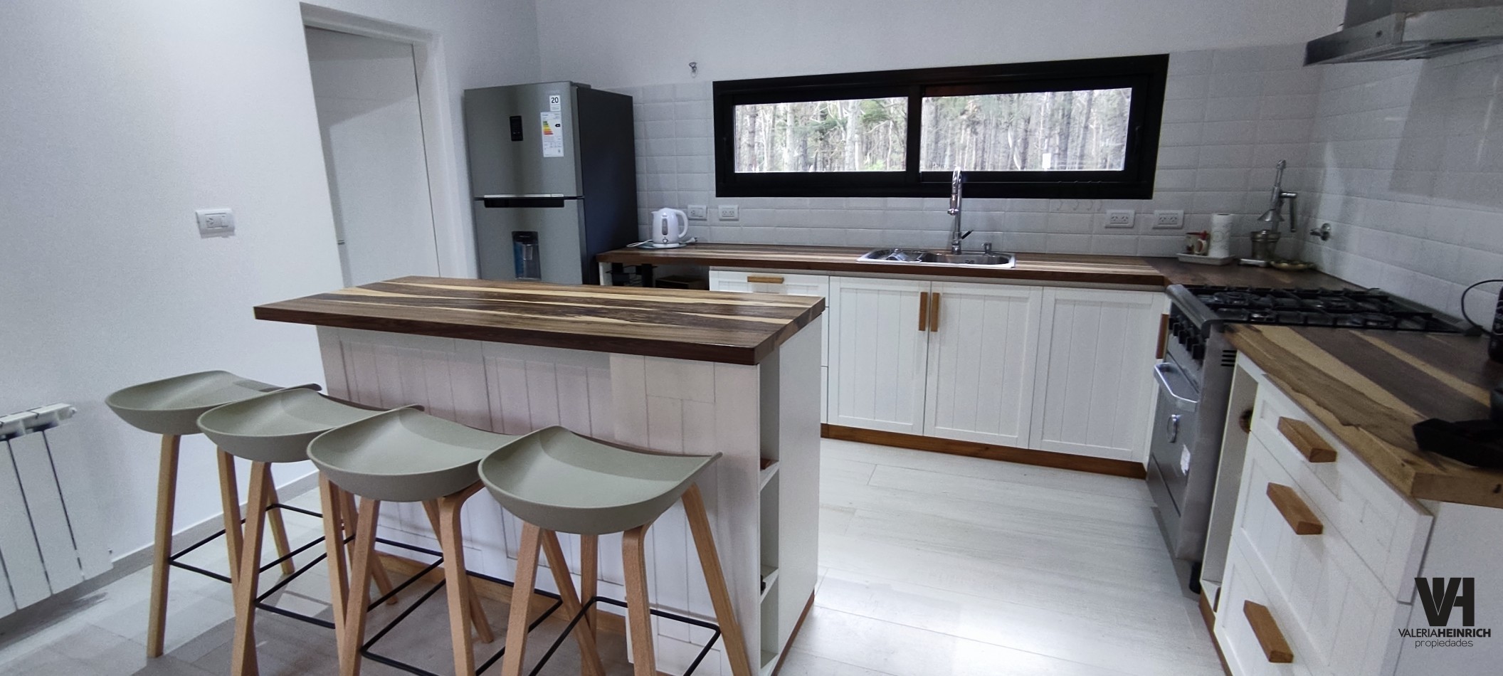 Alquiler y Venta Casa Villarobles con piscina 6 pax. 