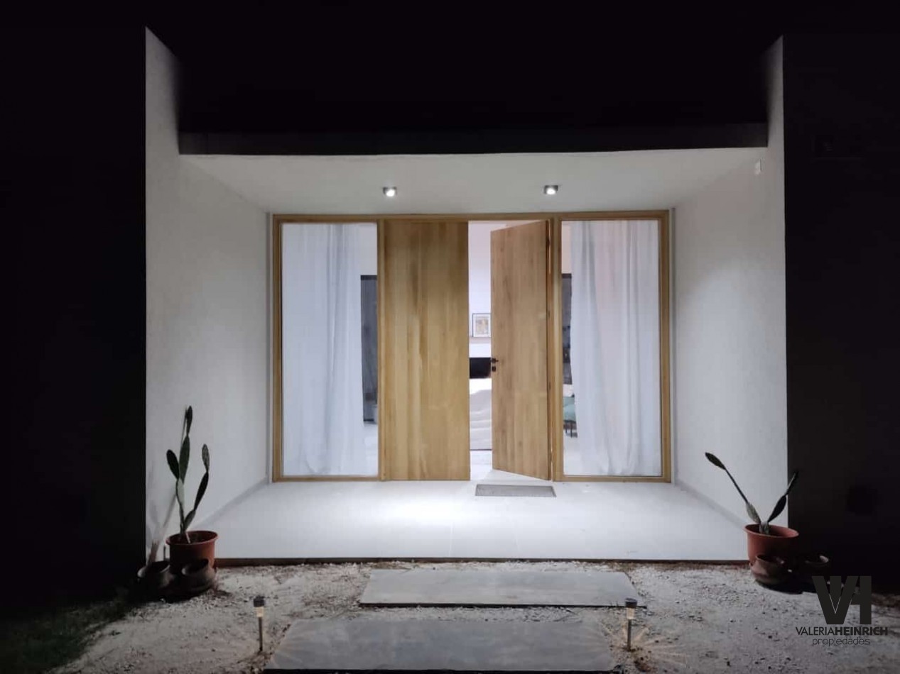 Alquiler y Venta Casa Villarobles con piscina 6 pax. 