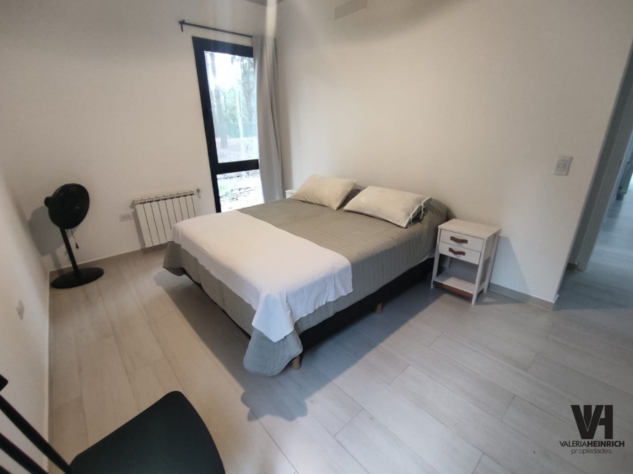 Alquiler y Venta Casa Villarobles con piscina 6 pax. 