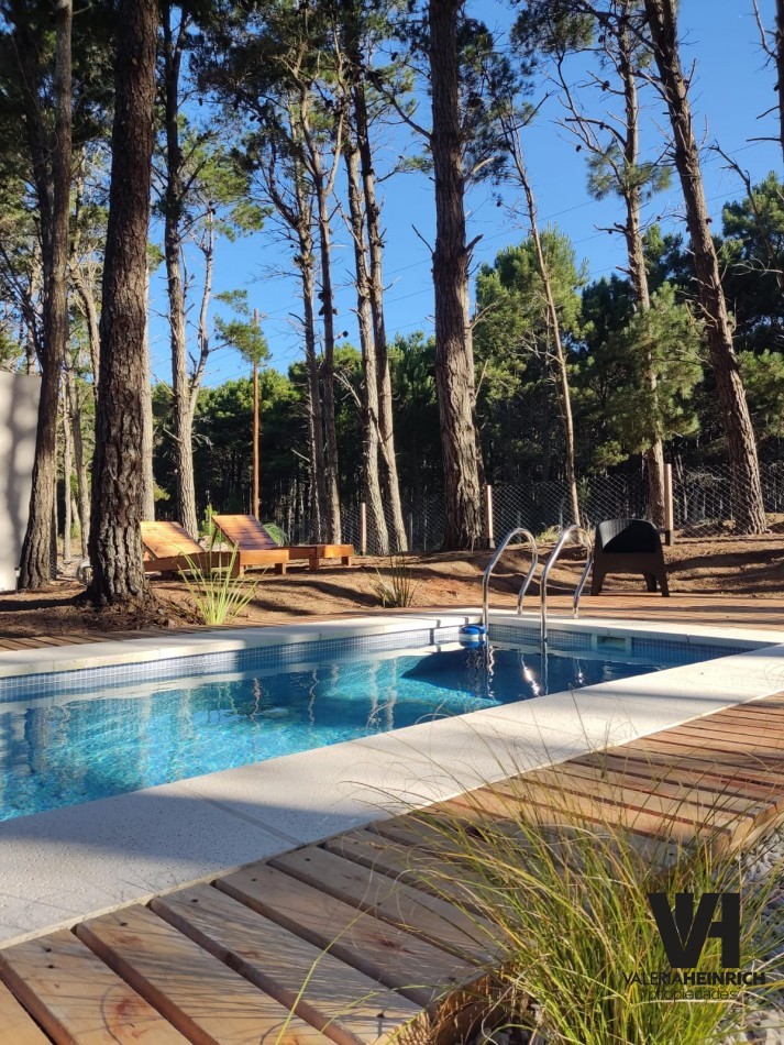 Alquiler y Venta Casa Villarobles con piscina 6 pax. 