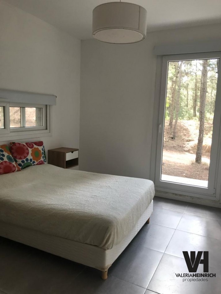 Venta casa Villarobles Pinamar  4 dorm.