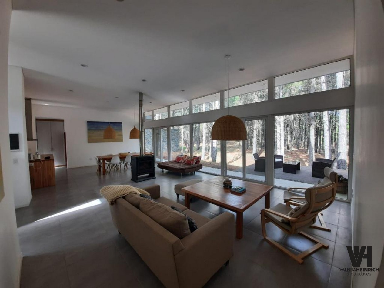 Venta casa Villarobles Pinamar  4 dorm.
