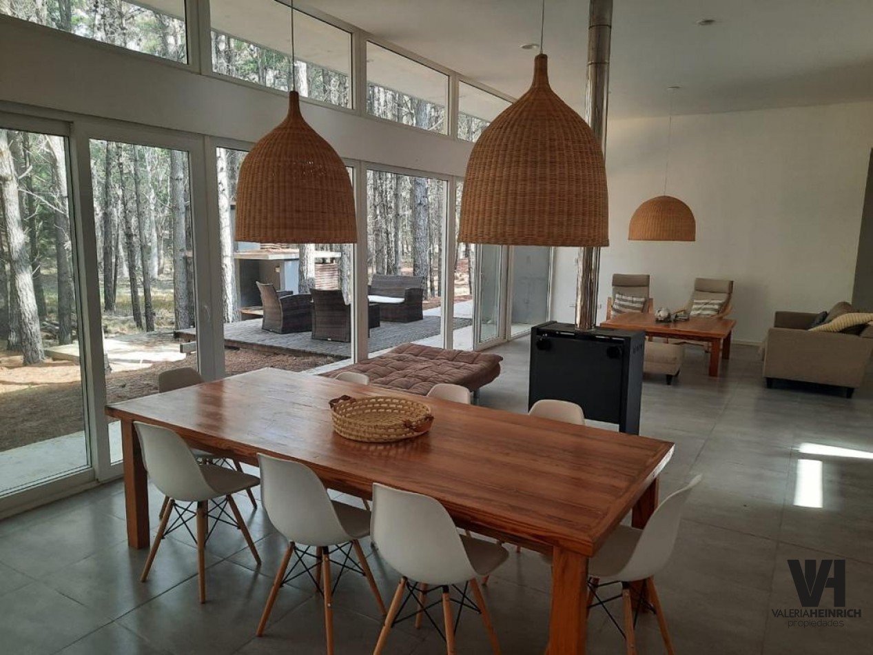 Venta casa Villarobles Pinamar  4 dorm.