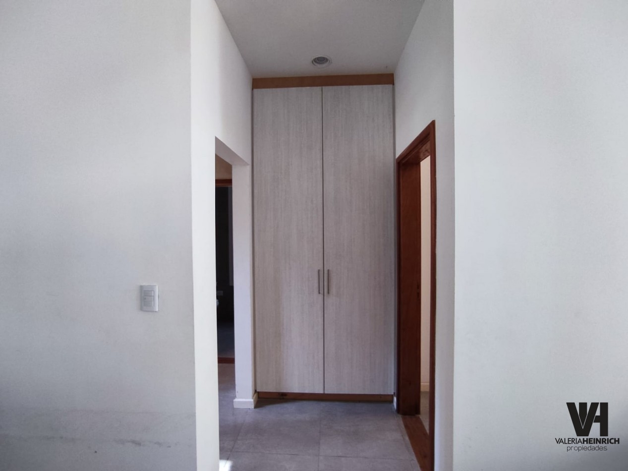 Venta casa Villarobles Pinamar  4 dorm.