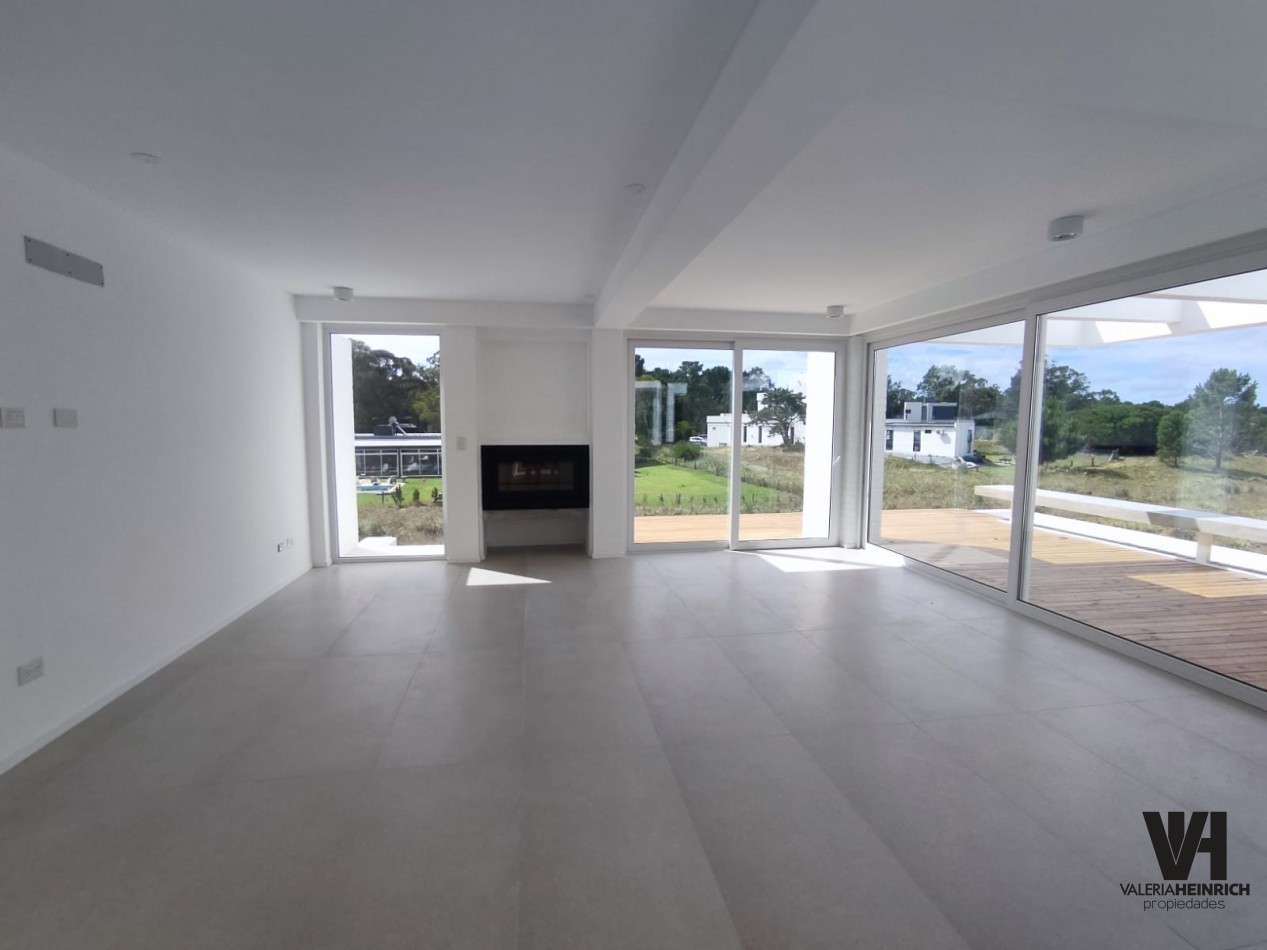 CASA EN VENTA COSTA ESMERALDA SEND 3 DISEÑO 