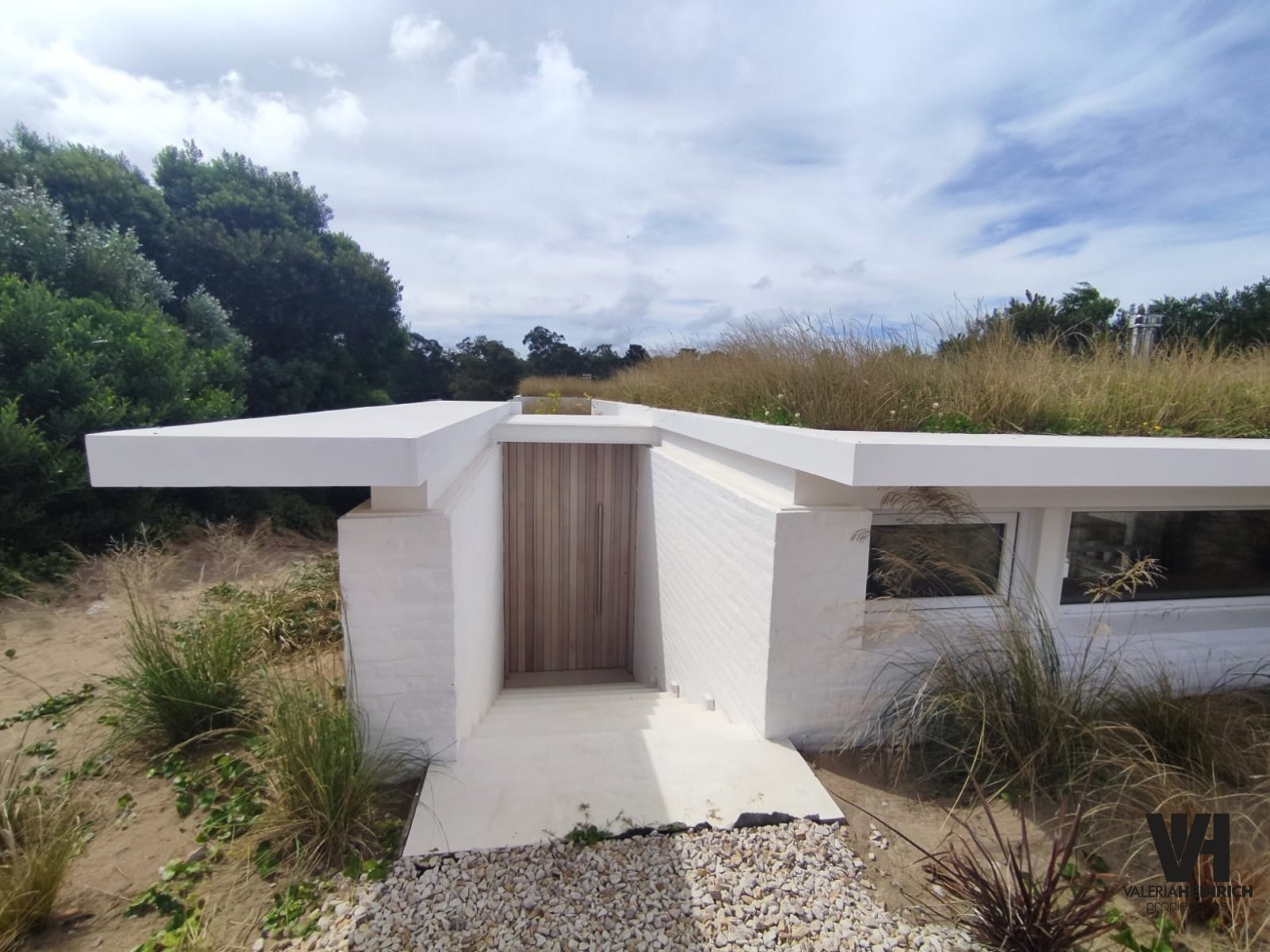 CASA EN VENTA COSTA ESMERALDA SEND 3 DISEÑO 