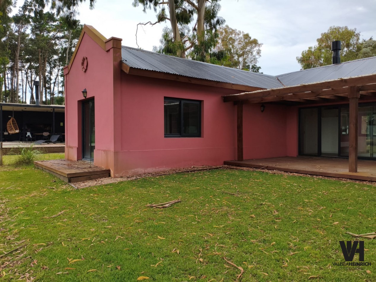 Casa en venta estilo campo costa esmeralda deportiva