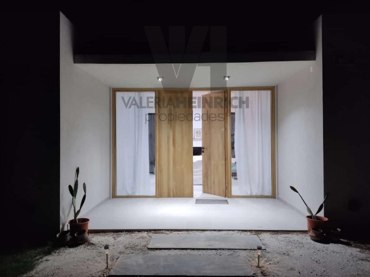 Alquiler y Venta Casa Villarobles con piscina 6 pax. 