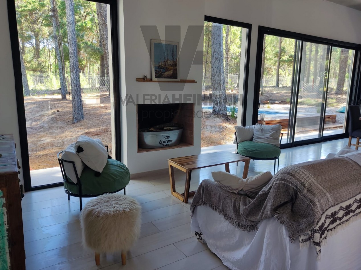 Alquiler y Venta Casa Villarobles con piscina 6 pax. 