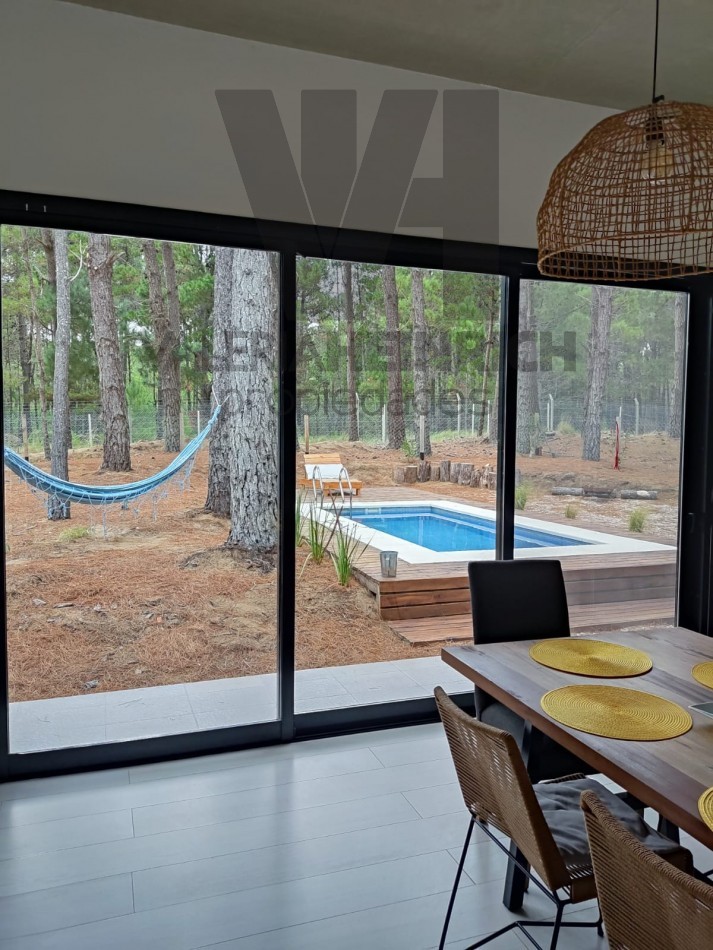 Alquiler y Venta Casa Villarobles con piscina 6 pax. 
