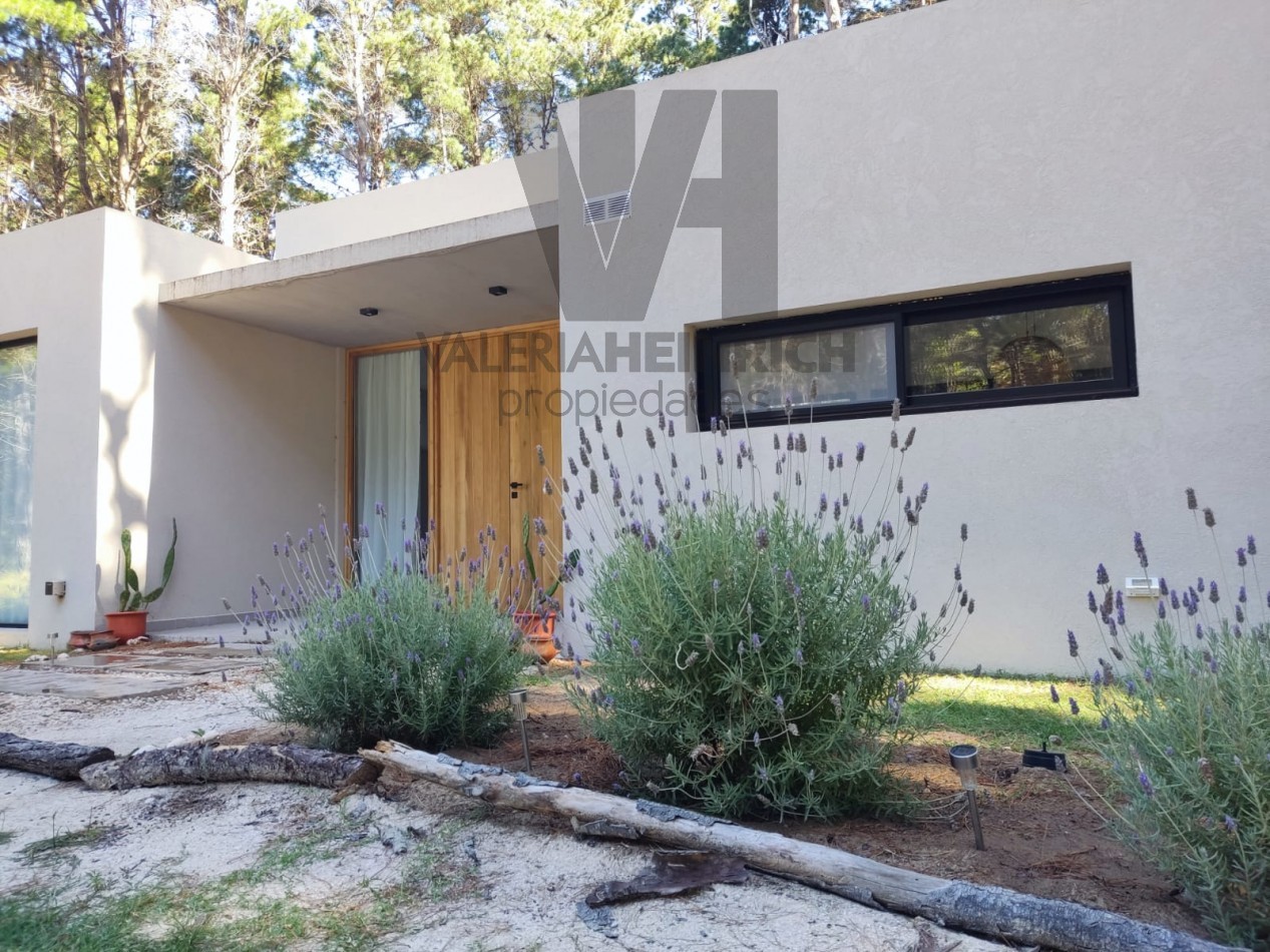 Alquiler y Venta Casa Villarobles con piscina 6 pax. 