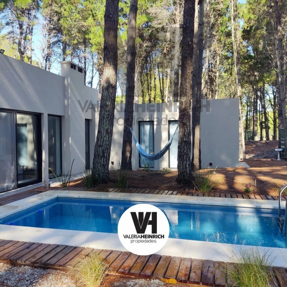 Alquiler y Venta Casa Villarobles con piscina 6 pax. 