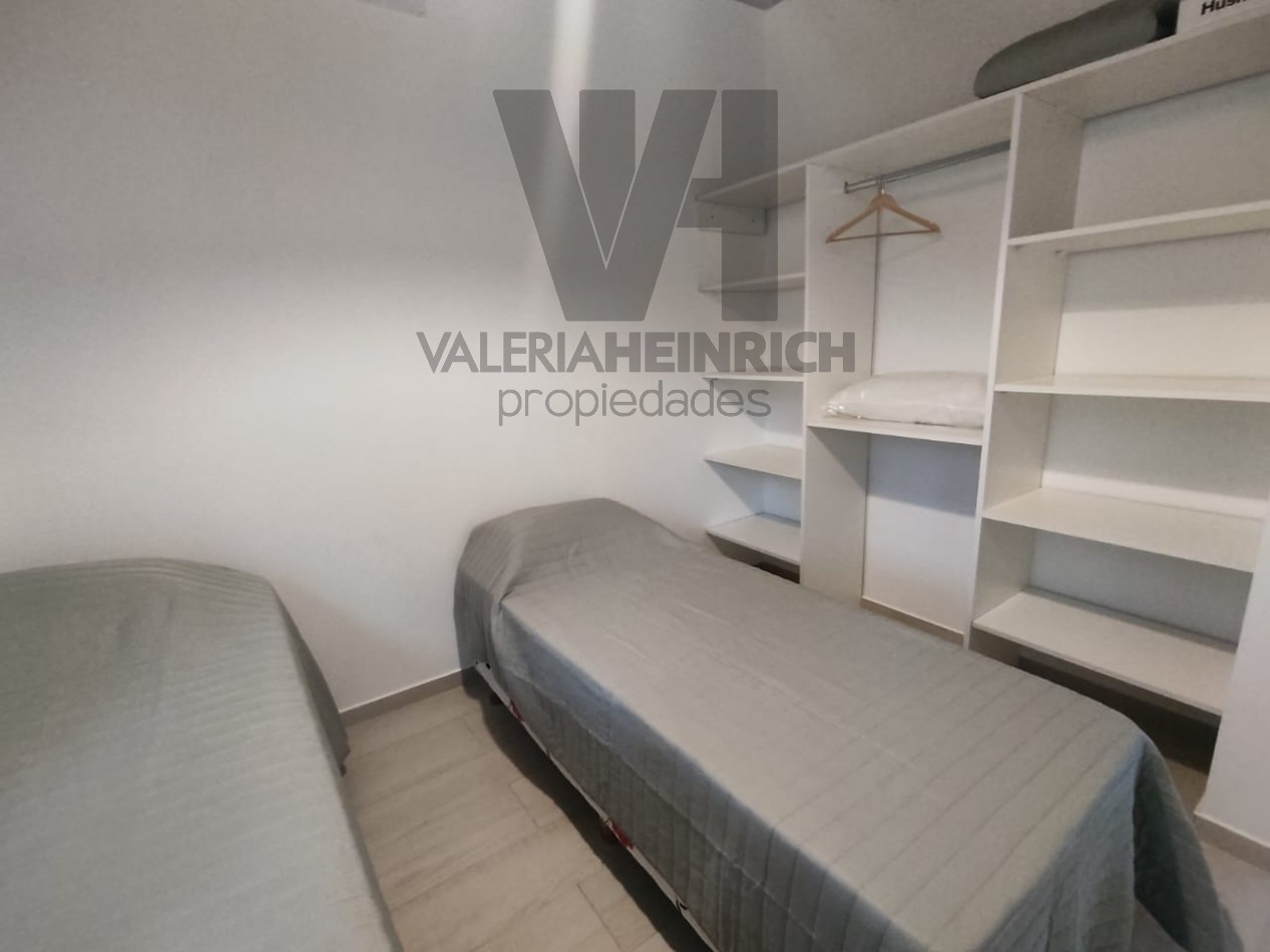Alquiler y Venta Casa Villarobles con piscina 6 pax. 