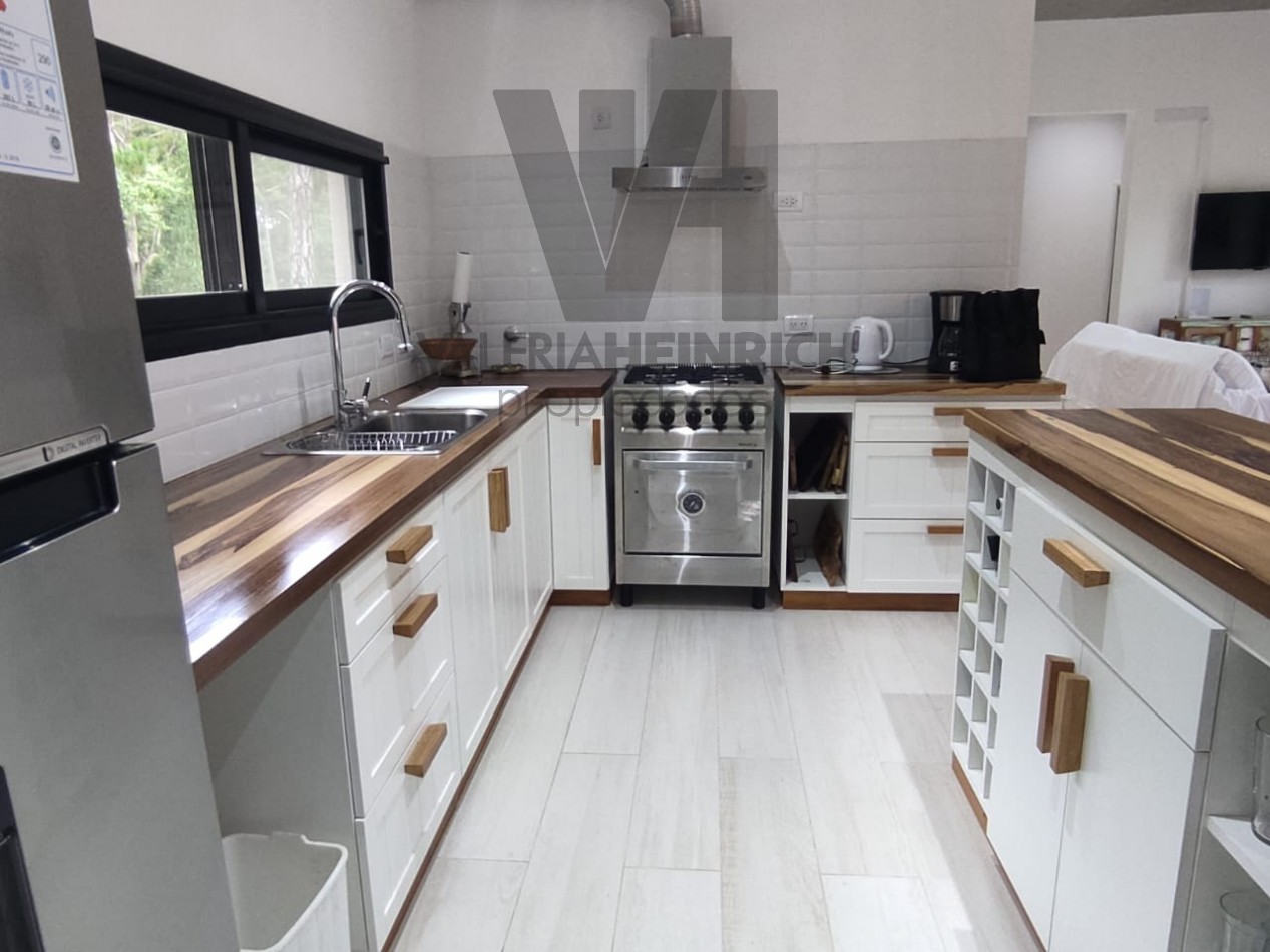Alquiler y Venta Casa Villarobles con piscina 6 pax. 