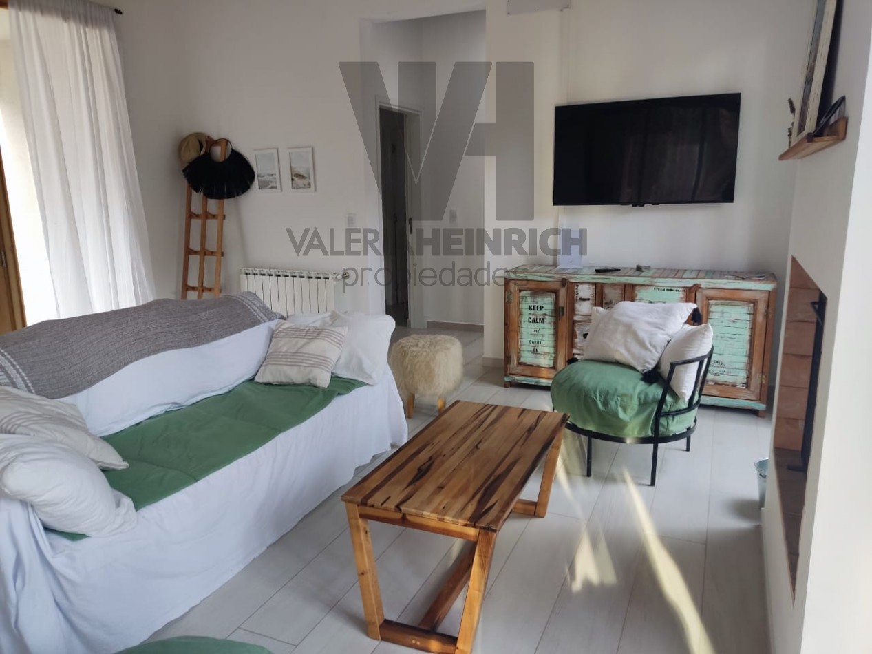 Alquiler y Venta Casa Villarobles con piscina 6 pax. 