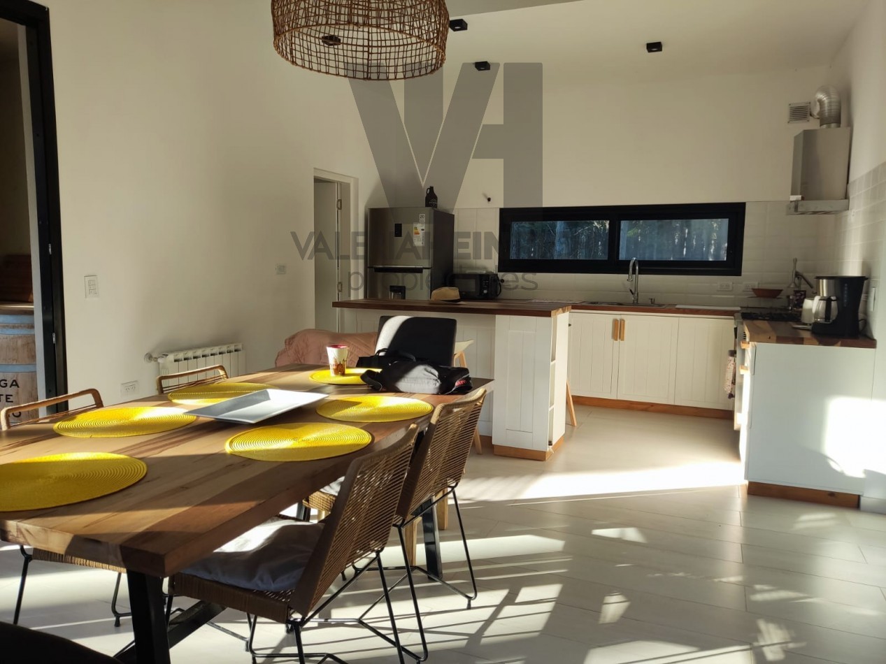 Alquiler y Venta Casa Villarobles con piscina 6 pax. 