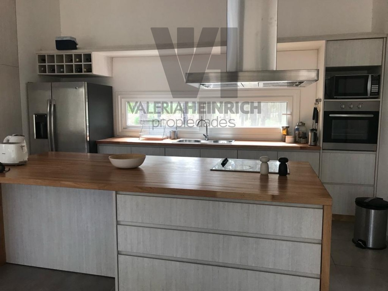 Venta casa Villarobles Pinamar 4 dorm.
