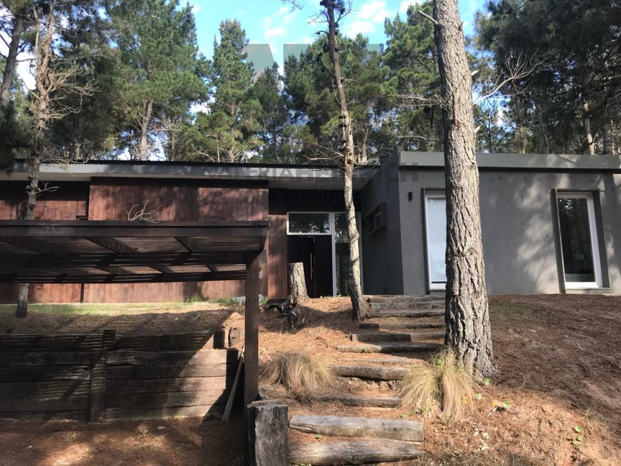 Venta casa Villarobles Pinamar 4 dorm.