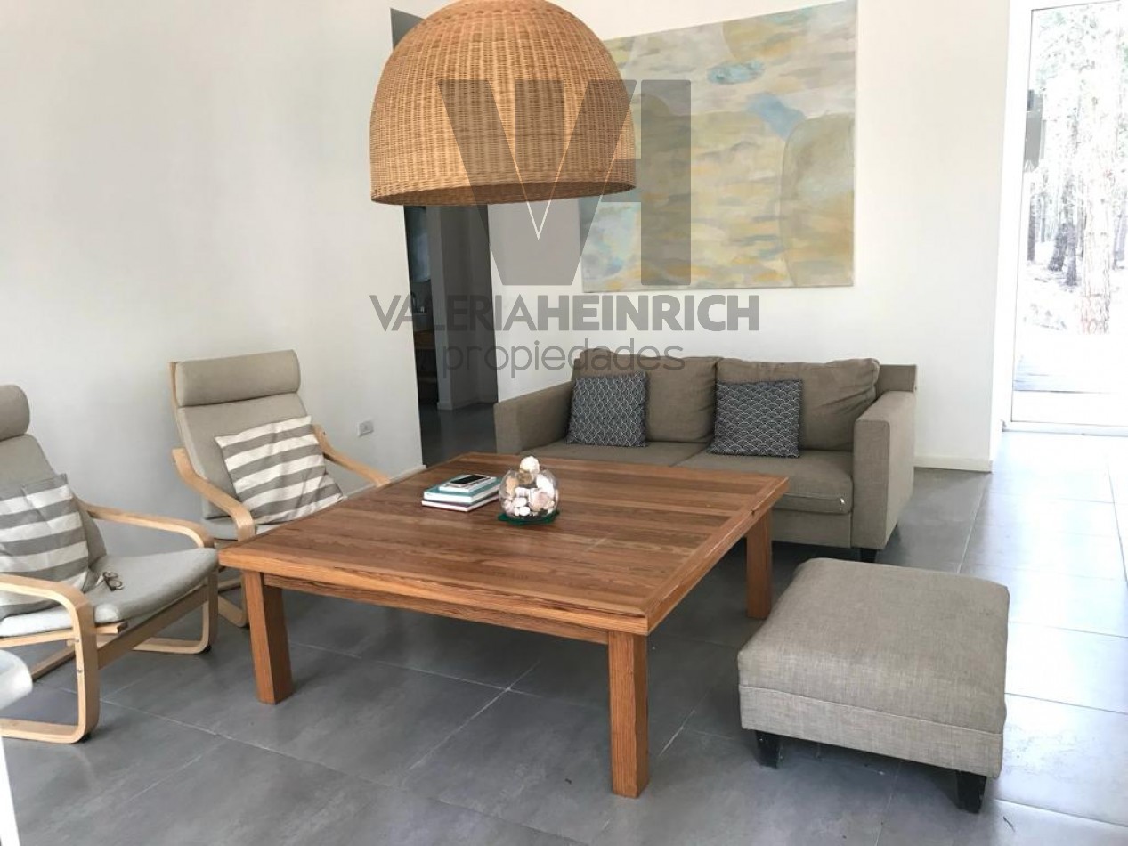 Venta casa Villarobles Pinamar 4 dorm.