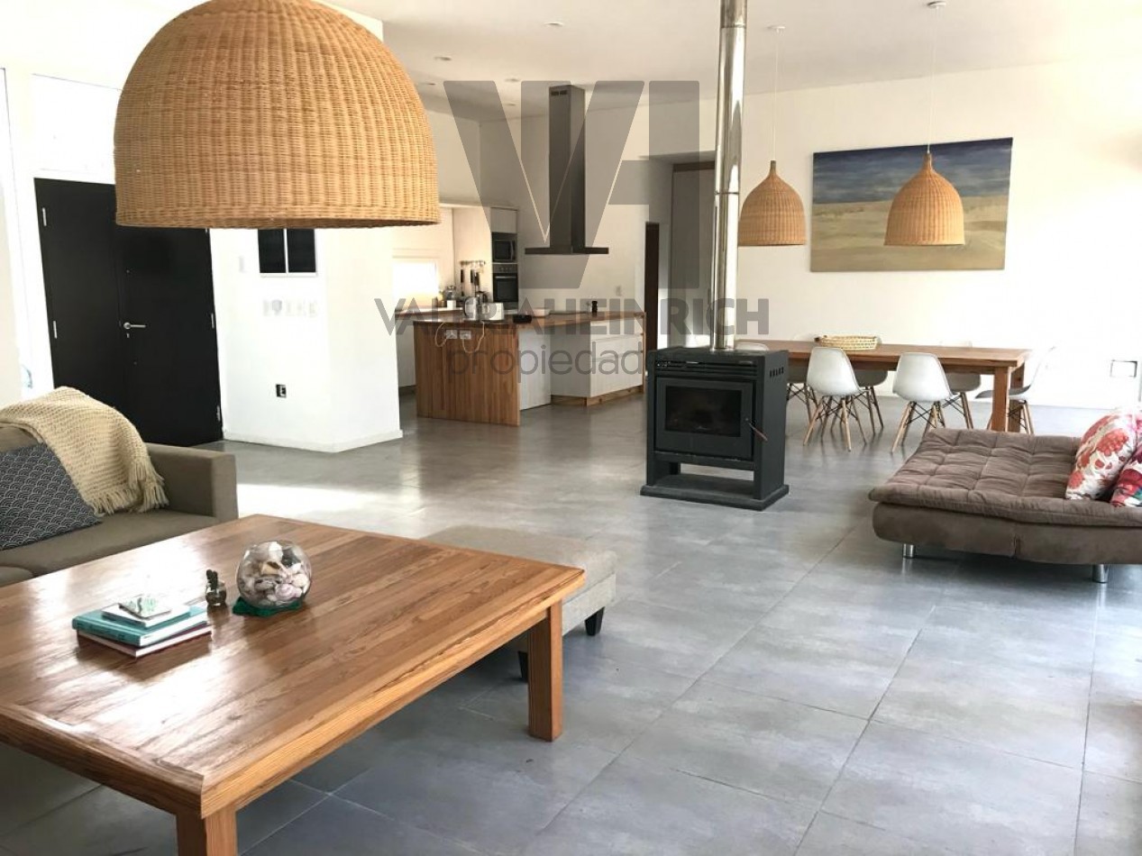 Venta casa Villarobles Pinamar 4 dorm.