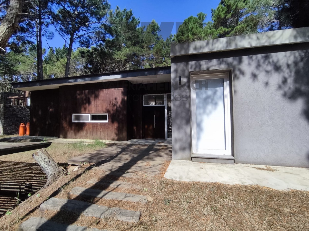 Venta casa Villarobles Pinamar 4 dorm.