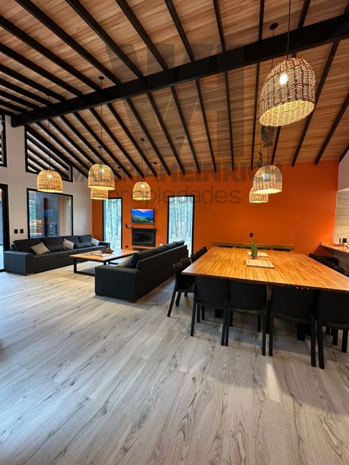Casa Villarobles. Cerca Pinamar y Costa Esmeralda. Con salida al mar. 20 pax. ALQUILER. 6 DORM